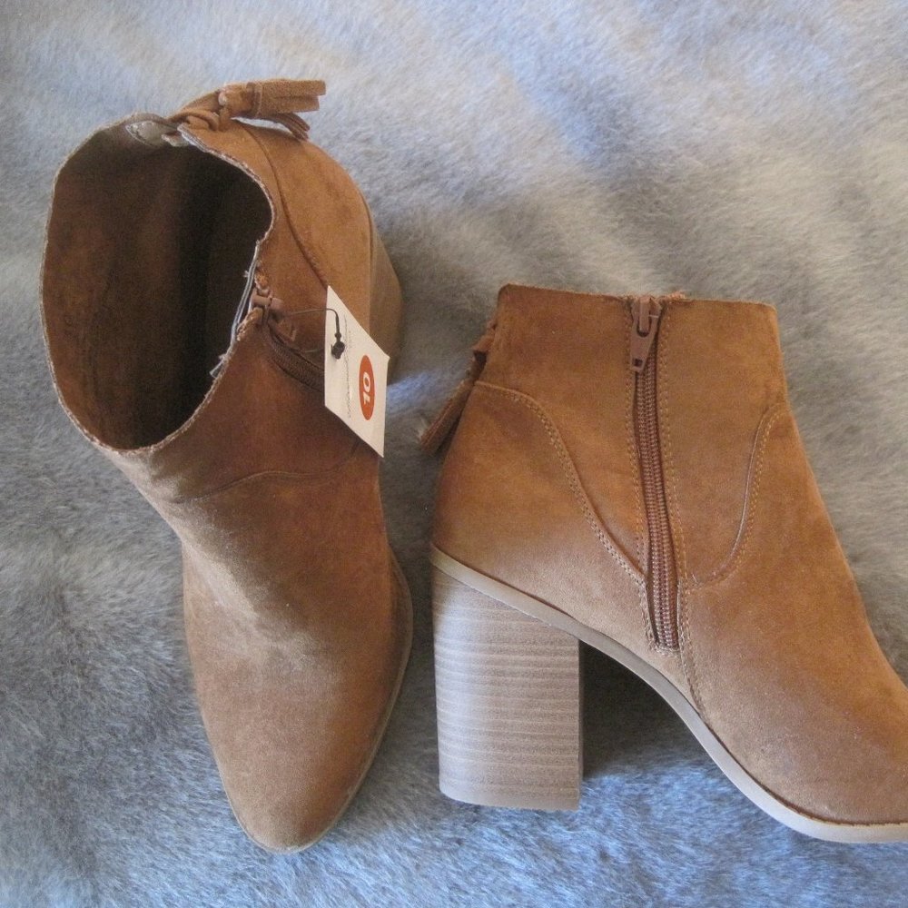 UNIVERSAL THREAD CLARE BROWN BOOTIES 10 NEW